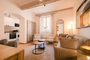 A Superb 1-BR next to Senequier - Image 5