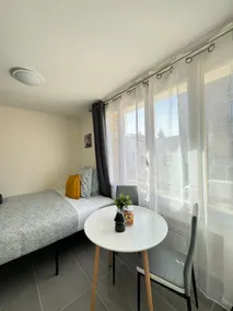 N6 - Apartment 20 minutes from Paris - with garden - Image 3