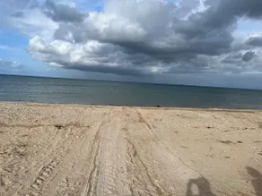 Cottage with direct beach access - Image 3