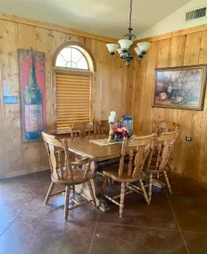 2-bedroom home on acreage. Open space/high ceiling - Image 4