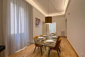 Luxury Central - 4 bedroom - 2 bathroom - Image 2