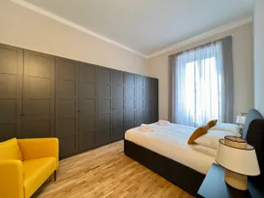 Luxury Central - 4 bedroom - 2 bathroom - Image 3