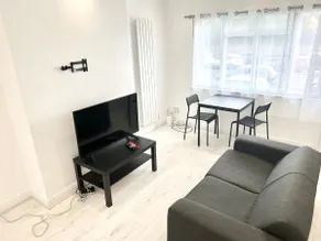 2 Bed Apartment In Wembley, Ealing, London - Image 2
