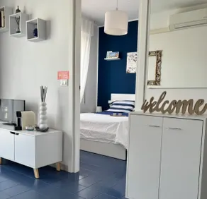 Interior 11 seafront - Image 2