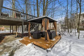Poconos Escape: Hot Tub & Fun for Large Groups - Image 4