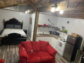 James' Little House - Image 2