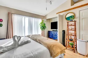 Spacious Gated Townhome w/Pool Access Near Beaches - Image 3