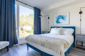 3BR Townhouse | Balcony | Seattle | Sophari Home L - Image 2