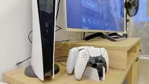 1 min to the sea, PS5, MacBook, Sony TV, 2m bed, memory foam mattress, gaming, movies, leisure apartment, hotel disposables - Image 2