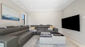 4 Bedrooms, Walk To Cafes, Shops & Restaurants - Image 4