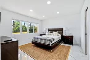 Gorgeous condo with stunning views - Image 5