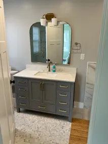 Beautiful, fully renovated! - Image 3