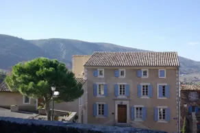 Le Chef d'Escadron Apartment in the heart of Bonnieux - Image 2