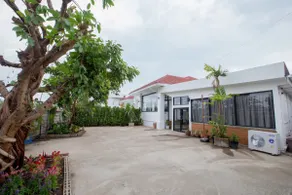 Family Paradise Villa, Pool Table, Karaoke Room - Image 2