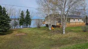 Nan & Pop's Waterfront Retreat - Image 2