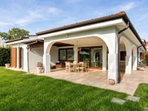 Sunset Pool Villa | Lagoon Views | Pet Friendly - Image 2