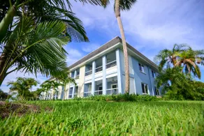 Relaxing waterfront retreat - Image 2