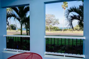 Relaxing waterfront retreat - Image 3
