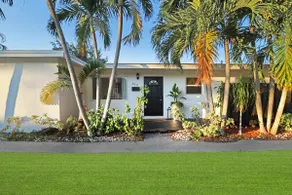 Casa Lumière|Stylish 2BR Only 6 Minutes from Beach - Image 2