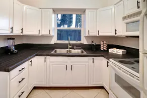 Casa Lumière|Stylish 2BR Only 6 Minutes from Beach - Image 5