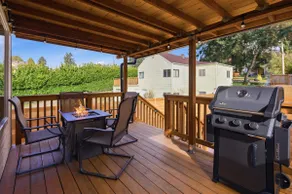 West Seattle 2BR w/ Hot Tub • Sleeps 6 • Parking - Image 4