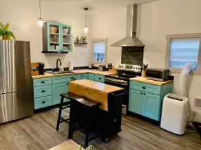 Dog friendly riverfront charmer w/big fenced yard! - Image 5
