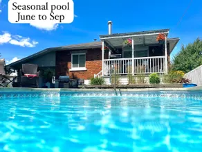 3BR Home| Free Parking | Near MTL - Image 2