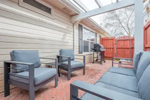 Two Wheel: Fenced Patio & Office Space - Image 5