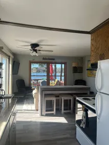 Julia’s Lakefront Cottage - Image 3