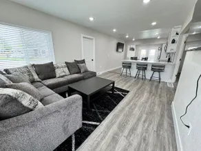 Modern Mile-High Stay | Downtown | Sleeps Up to 7! - Image 3