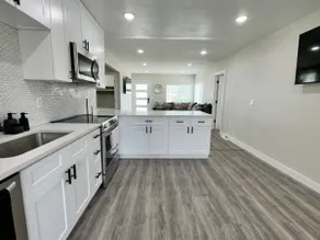 Modern Mile-High Stay | Downtown | Sleeps Up to 7! - Image 4