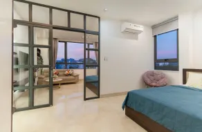 Penthouse (100m2)-connecting rooms-700m to beach - Image 3