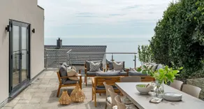 Luxury seaside home - 5 mins walk to beach - hot tub - Image 2