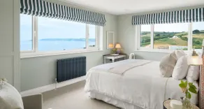 Luxury seaside home - 5 mins walk to beach - hot tub - Image 4