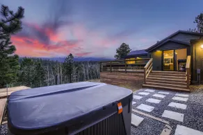 Boho-chic Cabin w/ Mountain Peak Views + Hot Tub - Image 4