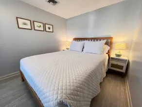 Cozy & Quiet - Walk To Beach~NEW Beds! - Image 4