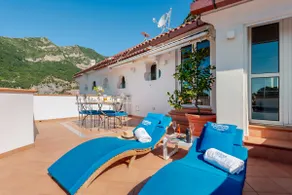 Stunning view over sea and Amalfi-free parking - Image 3