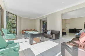 Luxe Group Retreat with 6 Ensuite Rooms - Image 4