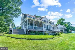 Entire Beach front home / 360 views - Image 4