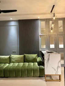 Posh Penthouse: Studio Apt - Image 2