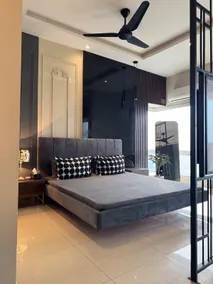 Posh Penthouse: Studio Apt - Image 4