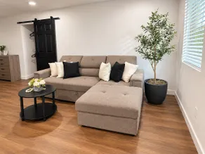 .7 Mile Walk to Busch Gardens | Private Studio - Image 3