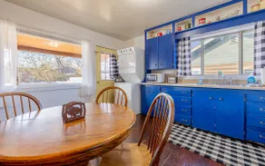 Buffalo Cabin- Walk to downtown, Pet friendly - Image 4