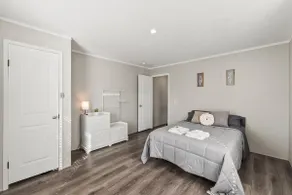 Charming 2BR Warren House - Image 4