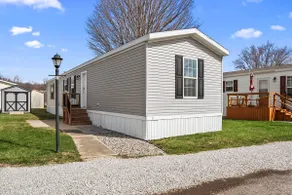 Charming 2BR Warren House - Image 2