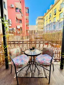 Cozy Central Apartment • 10 min to Beach - Image 3