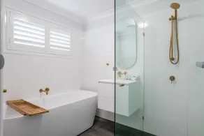Absolute Waterfront ‘On The Esplanade’ 5 Stars - Image 5