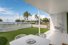 Absolute Waterfront ‘On The Esplanade’ 5 Stars - Image 2