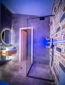 SELO Luxury Suite - Image 3