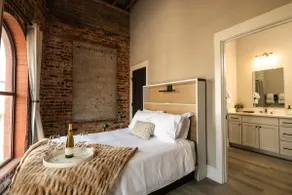 1 Bedroom Suite Downtown Elkin Yadkin Valley - Image 2